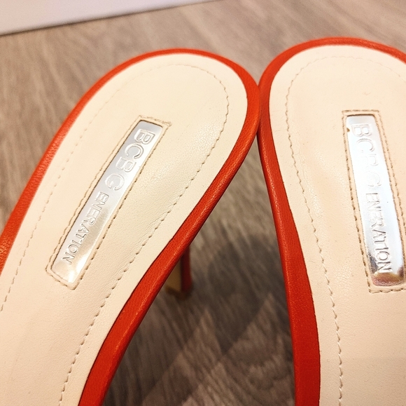 Trendy BCBG MAXAZRIA Jelly Mules - Picture 3 of 8